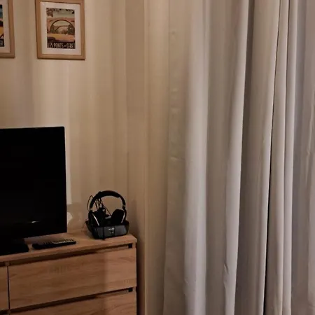 Apartment A 50M Des Cures Libre Mi Aout Et Mi Septembre Joli Studio Renove Oriente Nord Bien Ventile *