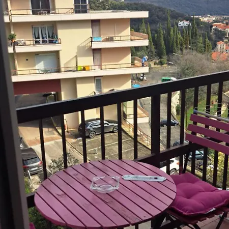A 50M Des Cures Libre Mi Aout Et Mi Septembre Joli Studio Renove Oriente Nord Bien Ventile 아파트