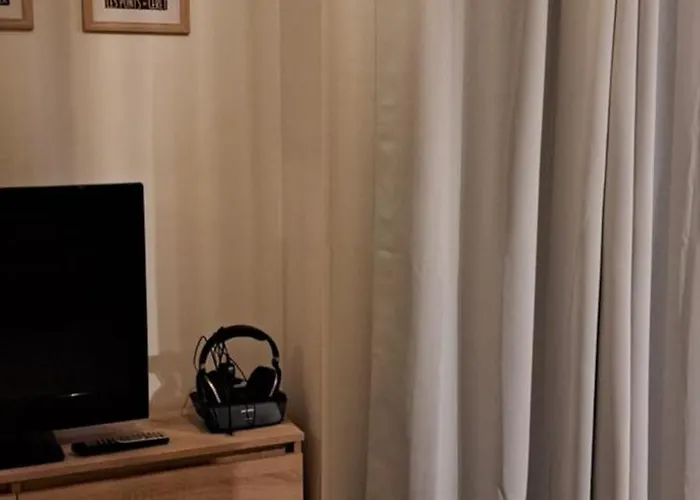 Apartment Grand Sophie Coin Nuit Cosy Renove Avec Gout Wi-fi Balcon Parking 50m Des Cures Libre 14 Juin Au 21 Aout *